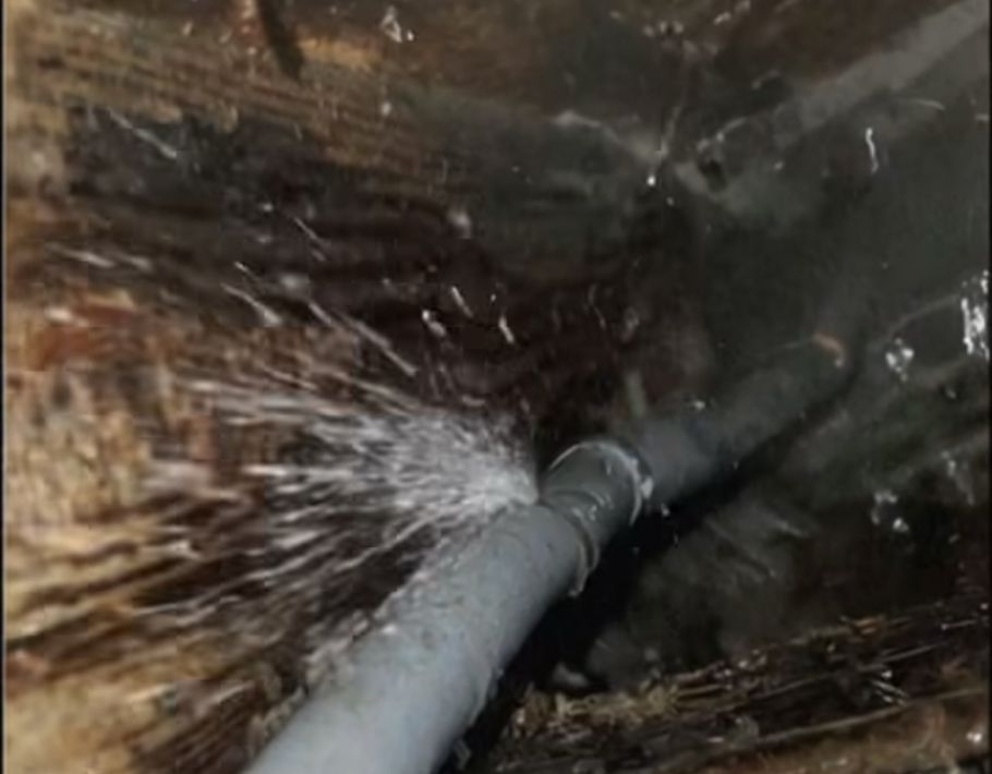 poly b pipe leaking plumber needs replacement